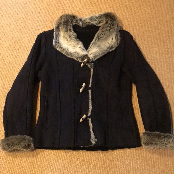 Shearling Leather jacket w/ fur trim made in USA by Skea. Fits like a size 8. - Picture 2 of 8
